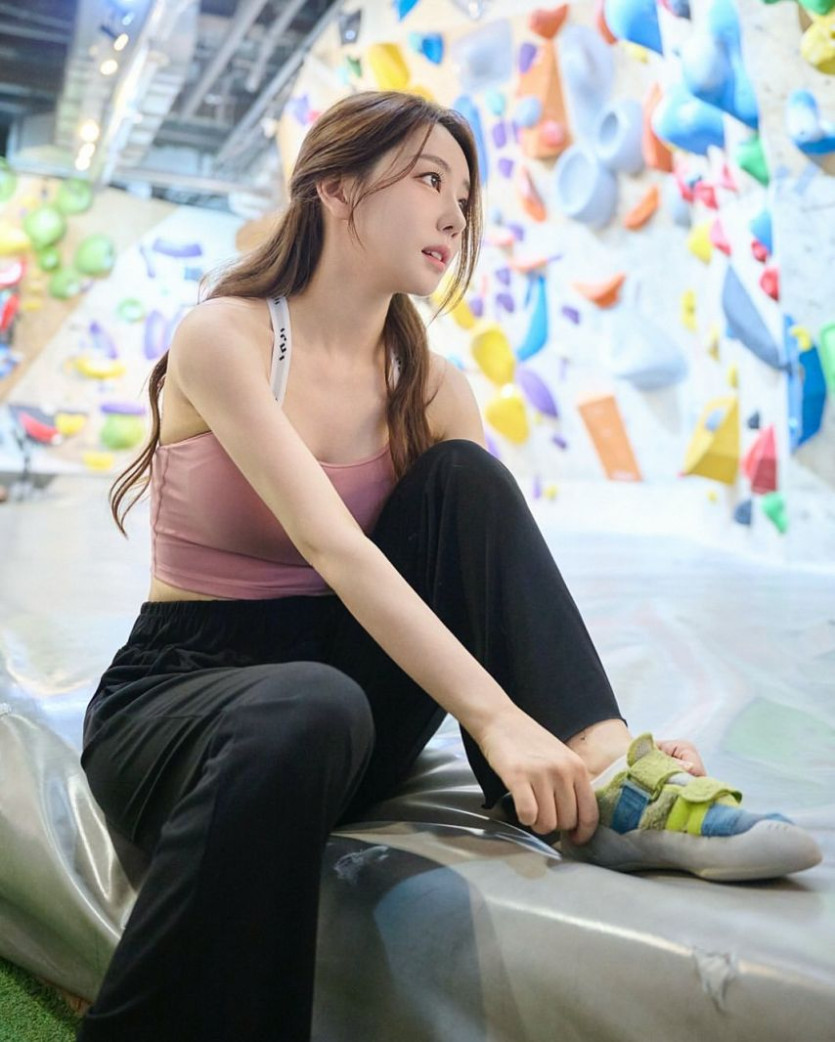 945a2234b78bf17cbf11bcb8412d472d_1758556465_8297.jpg